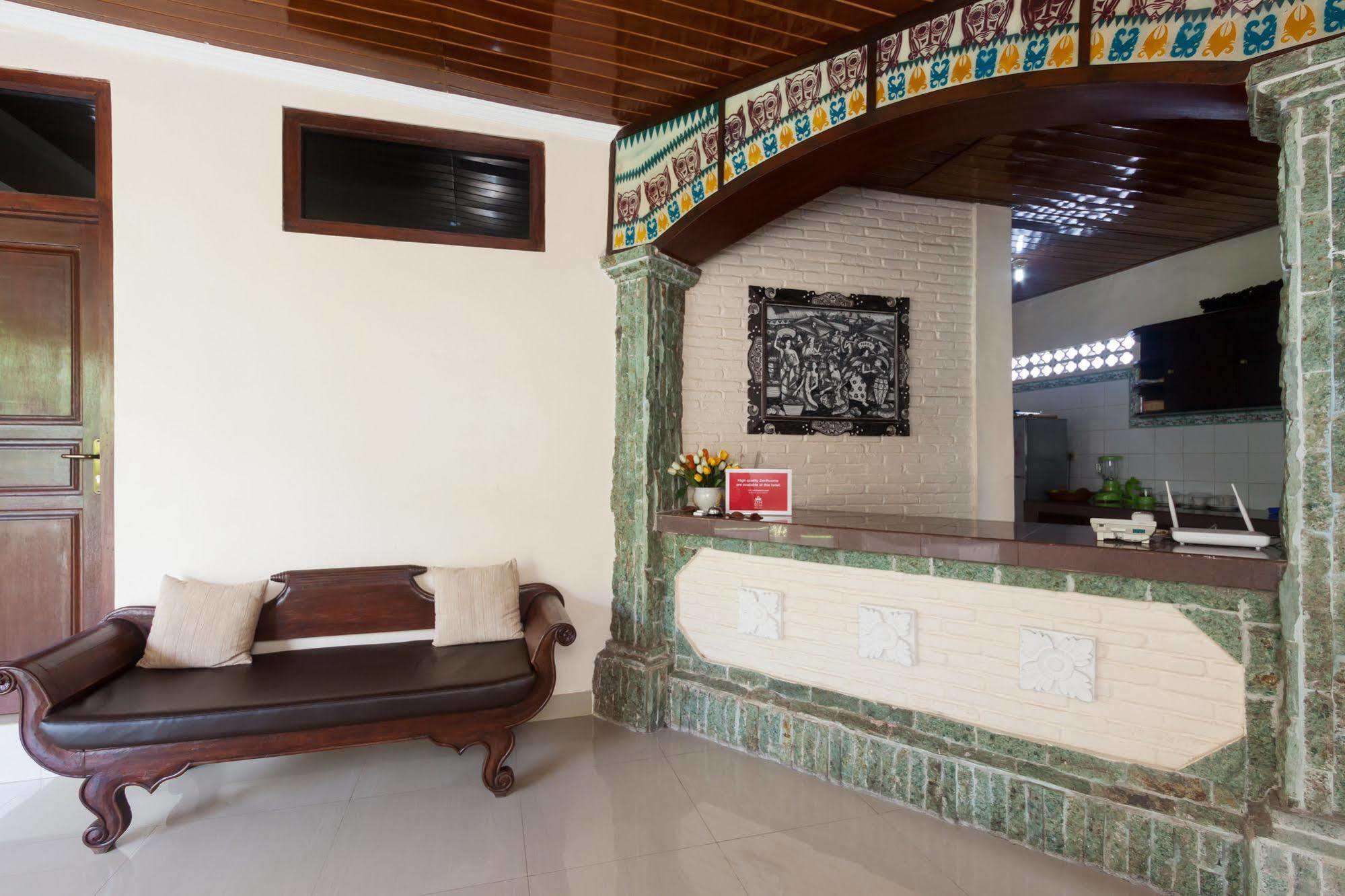 Zen Rooms Sanur Blanjong Sekawaru Exterior photo